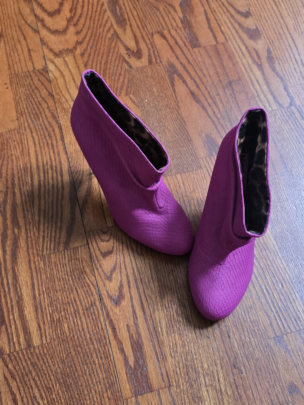 Betsey Johnson Gllaam Fuchsia Pink Snake Booties Leopard Sole High Heels 7.5